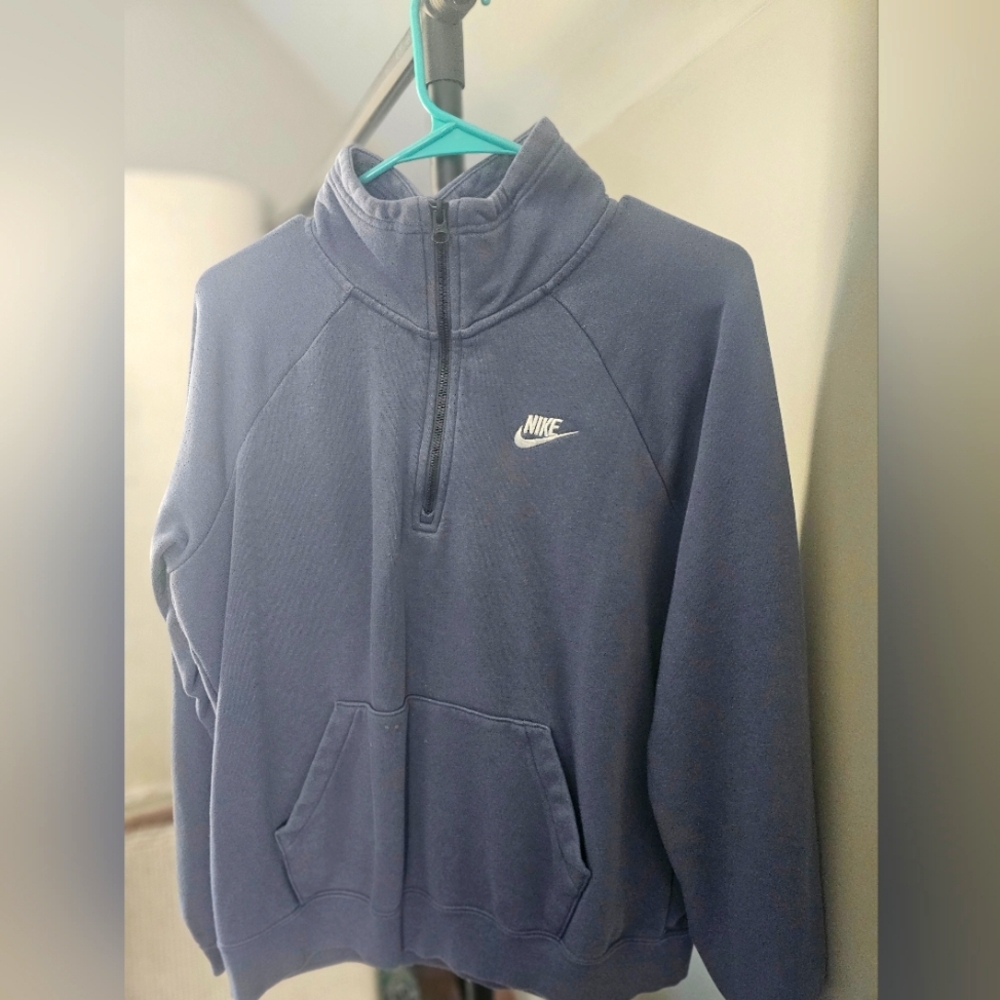 NIKE Woman's 1/4 zip pullover